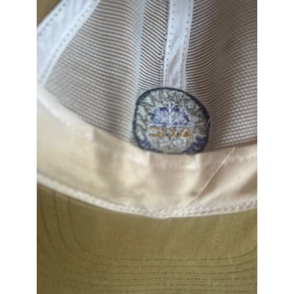 Snowmass AGC 25 Medtronic Beige & Black Adjustable Snapback Cap - Picture 6 of 6